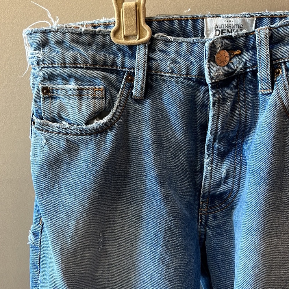 Zara Authentic Denim TRF raw hem button fly mid rise boyfriend jeans Size 6
